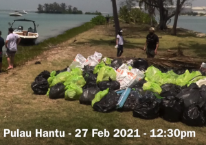 Boaters against plastic #2 Signapore island clean up